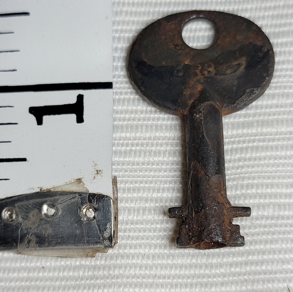 ANTIQUE SARGENT KEY #3 - Picture 2 of 2